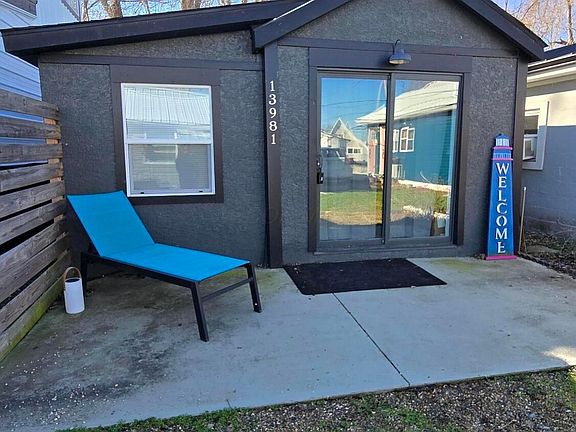 2nd image of 13981 Custers Point Rd NE