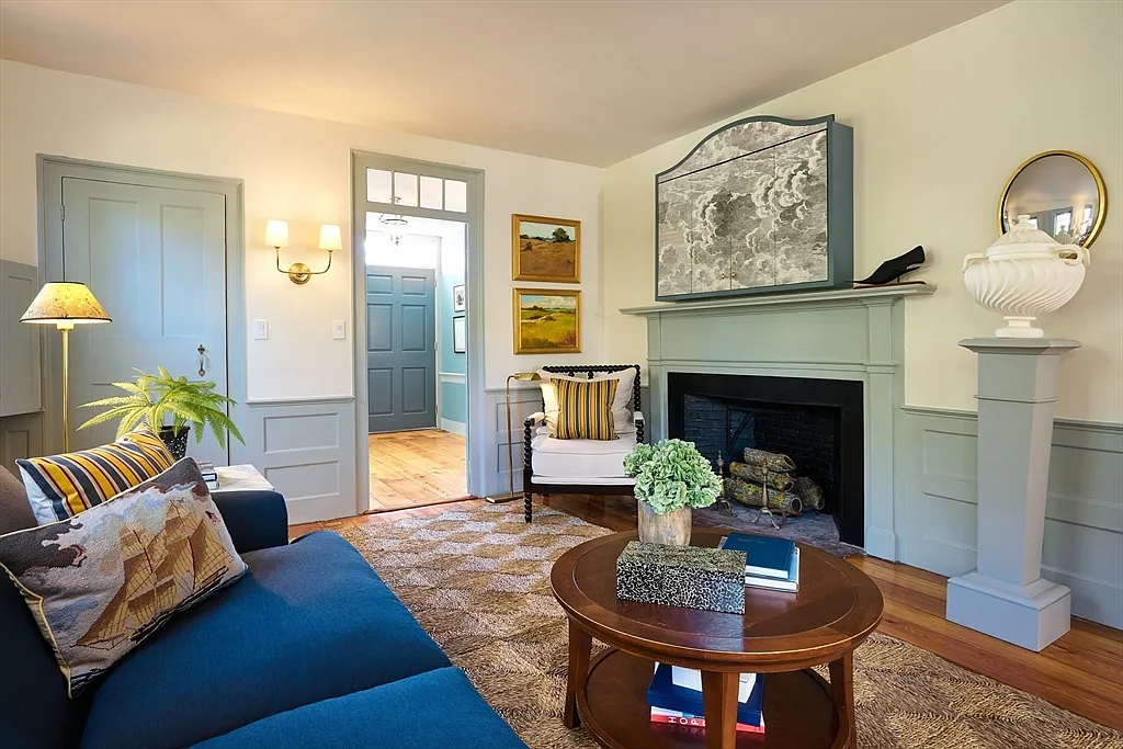 8 bed, 4.5 bath, 3000 sqft, $27,000 — Photo 3