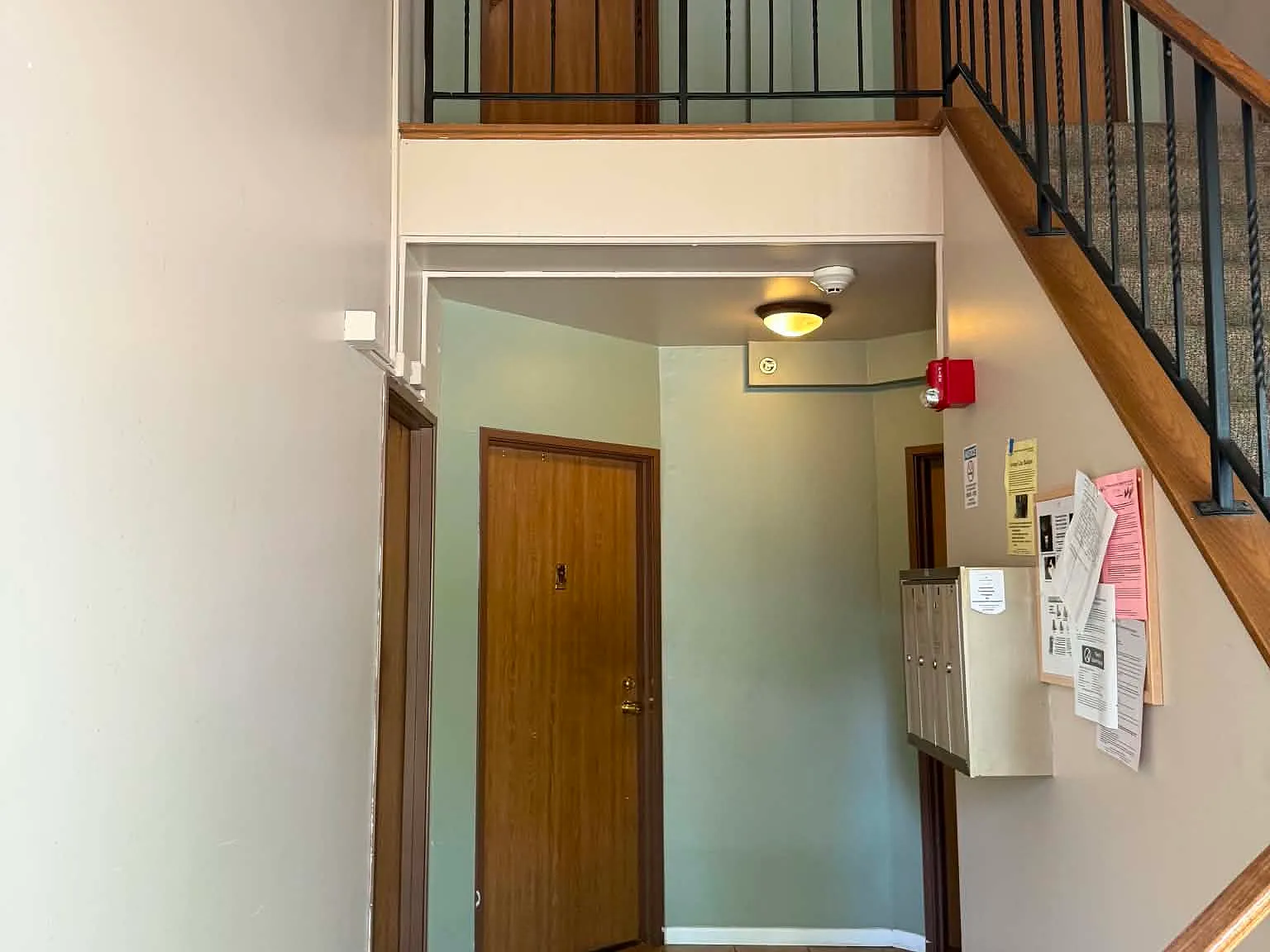 2 bed, 1050 sqft, $1,950 — Photo 1