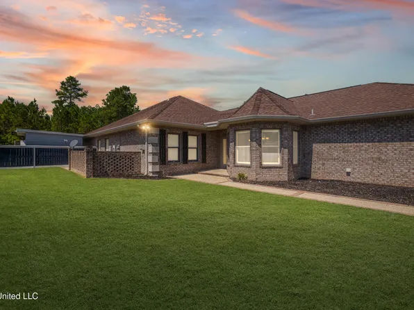 15301 Parker Rd, Biloxi, MS 39532