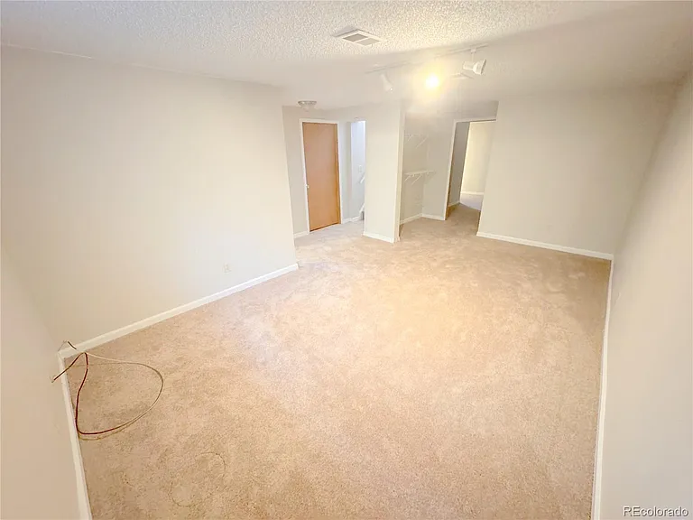 8674 Bluegrass Cir — Photo 15