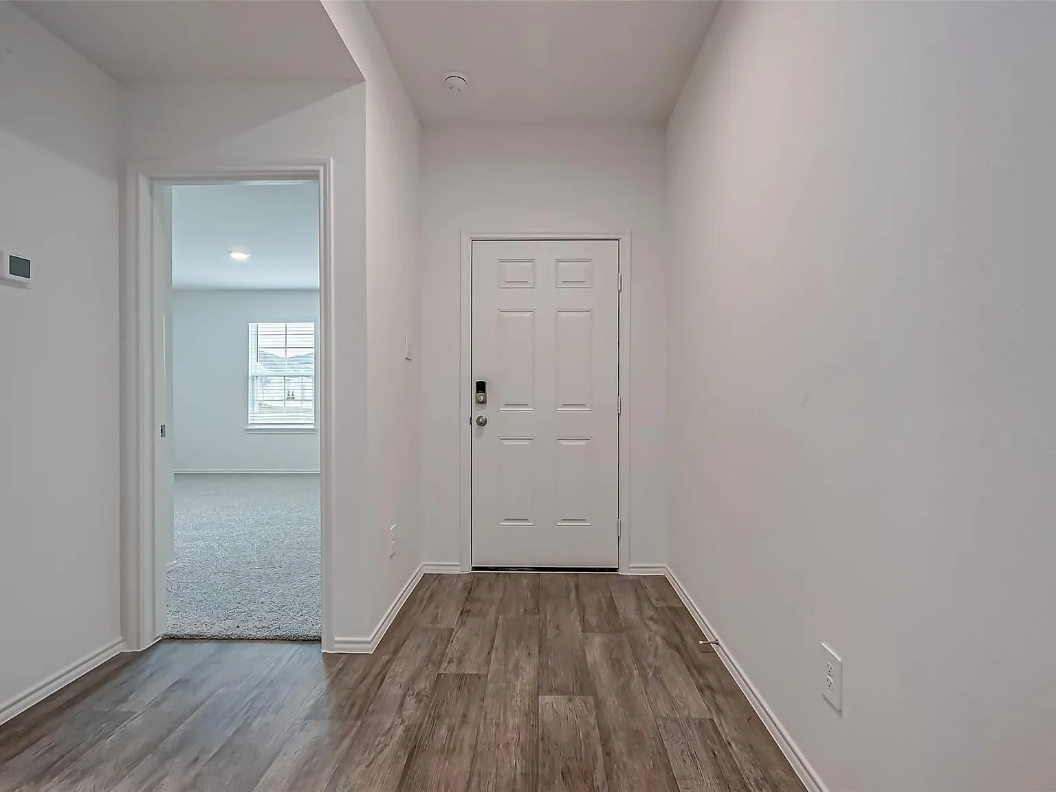 4 bed, 3.0 bath, 2193 sqft, $2,700 — Photo 4