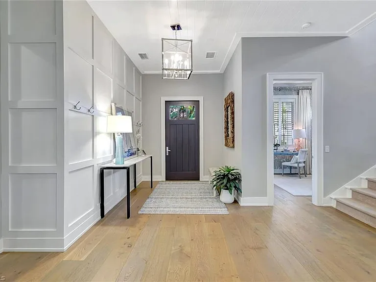 160 Broad Ave S — Photo 10