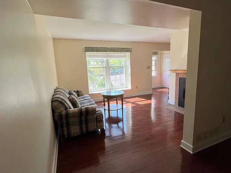48 Shelly Ln — Photo 5