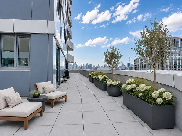 24-16 Queens Plz S #7B, Long Island City, NY 11101