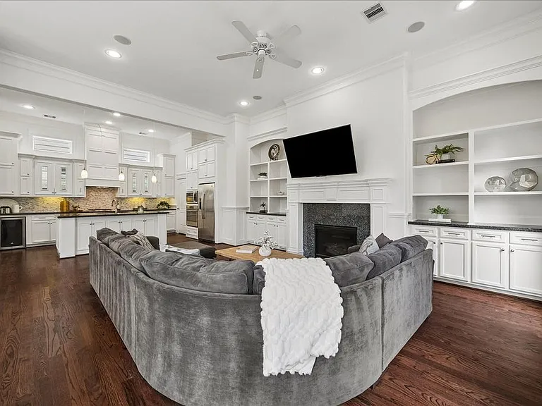 621 Rutland St #D — Photo 2