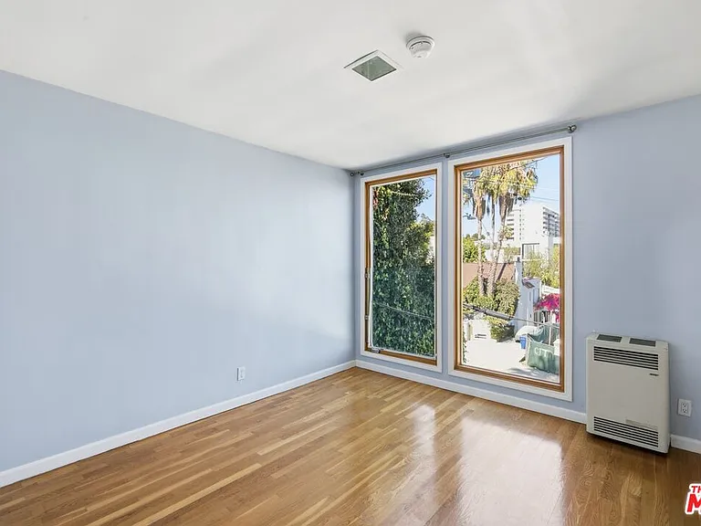 1155 N Clark St #1 — Photo 11