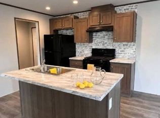 1501 Old State Rd #122, Mattoon, IL 61938