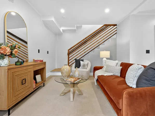 31 Bayview Avenue image 2 of 30