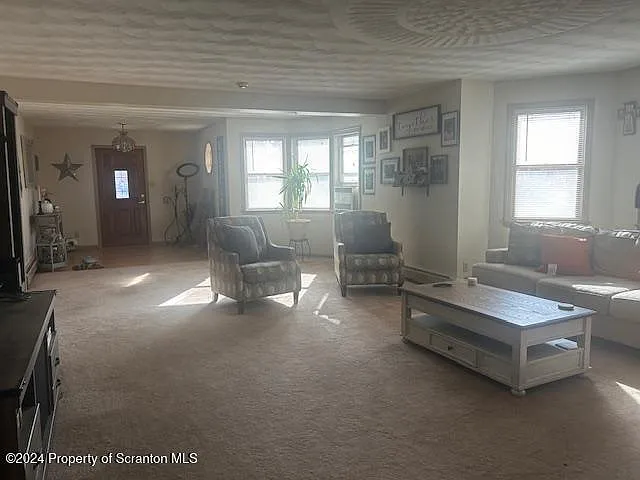 Building Photo - 1543 Sanderson Ave #2B