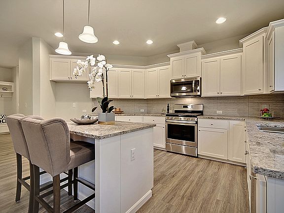 4th image of 4615 Plover St NE