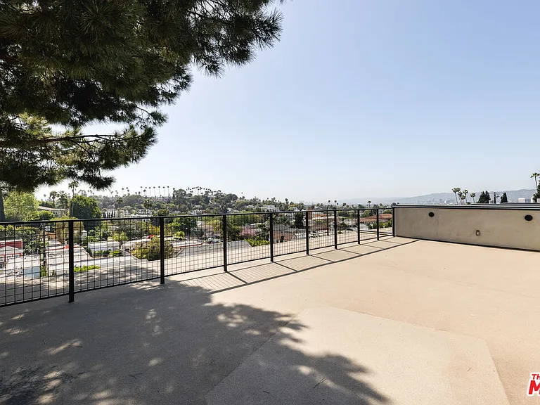 1628 1/2 Micheltorena St — Photo 18