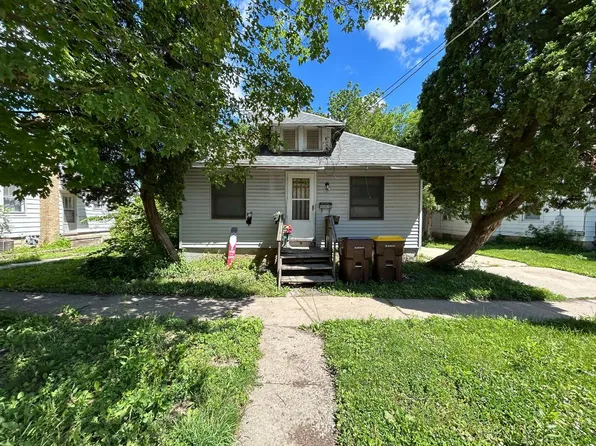244 W Homer St, Freeport, IL 61032