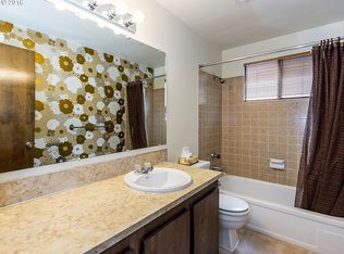 12173 SW Taylor Ct, Portland, OR 97225