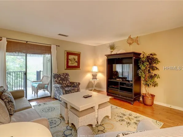 36 Deallyon Ave APT 116, Hilton Head Island, SC 29928