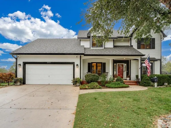 2423 N Vinegate Ct, Wichita, KS 67226