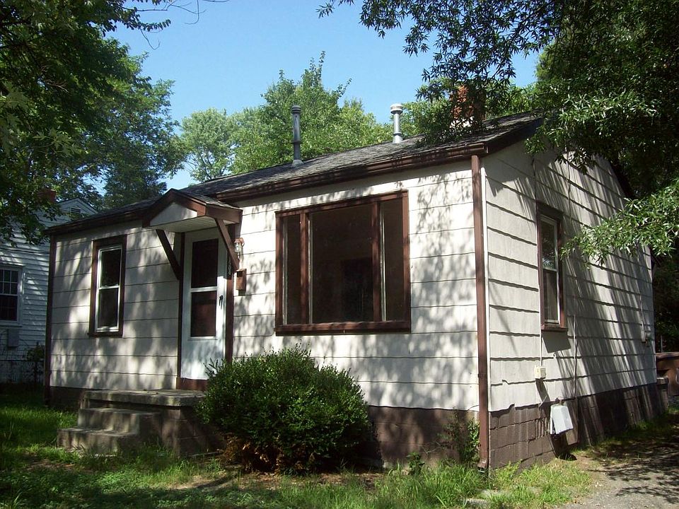 1st image of 1504 Joyce St