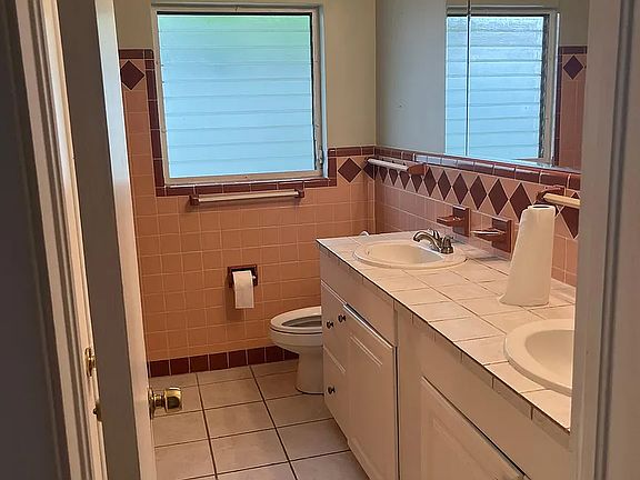 2nd image of 1758 Martha Ln