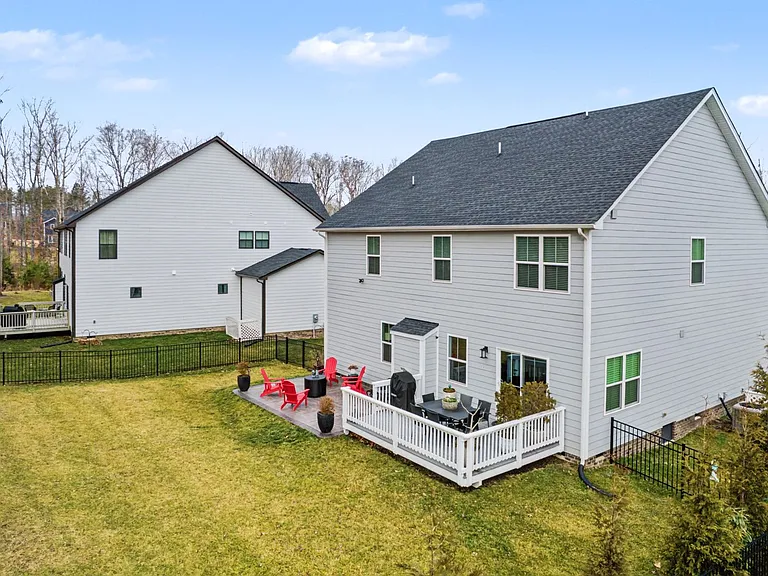 18307 Sagamore Dr — Photo 53