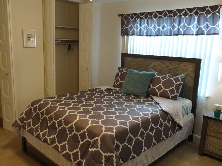 Townhouse Village — Photo 10