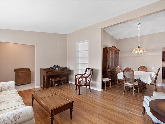 3rd image of 2495 Northridge Pl