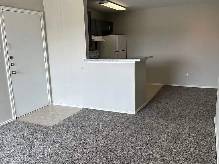 Fairway Square Apartments — Photo 32