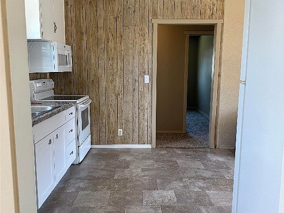 4th image of 320 S 9th St