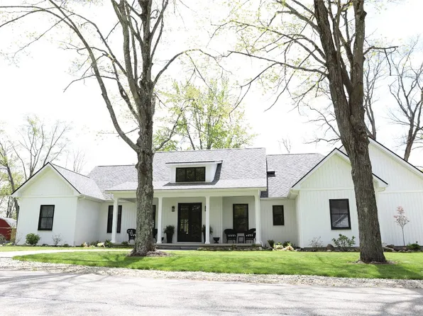 12075 Oakmont Dr, Conneaut Lake, PA 16316