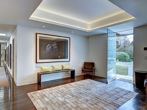 3rd image of 25 Holly Ln