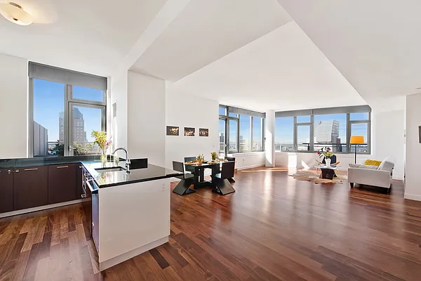 Sold by Nest Seekers International | media 22