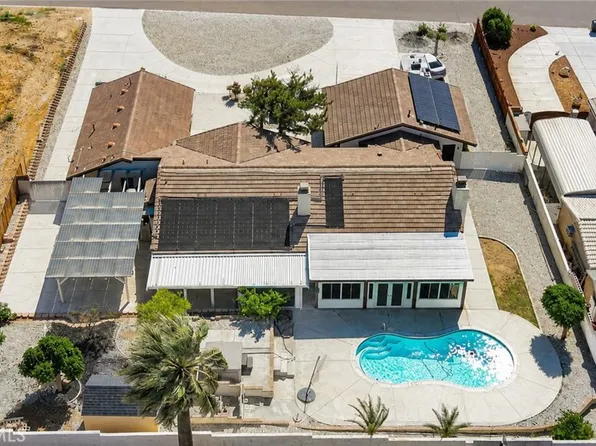 16258 Chiwi Rd, Apple Valley, CA 92307
