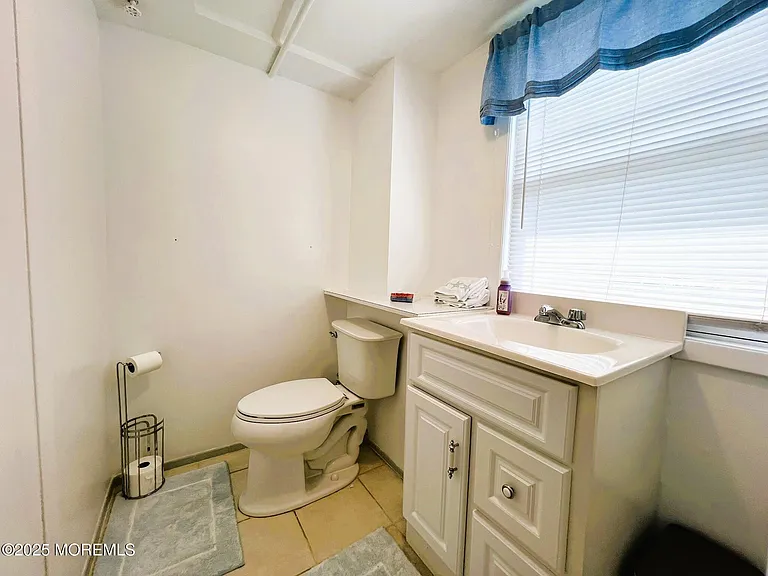 370 Macarthur Ave — Photo 20