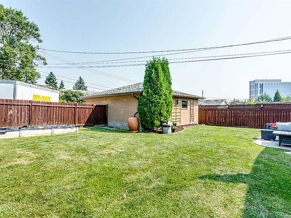5th image of 624 SE Sherman Ave SW