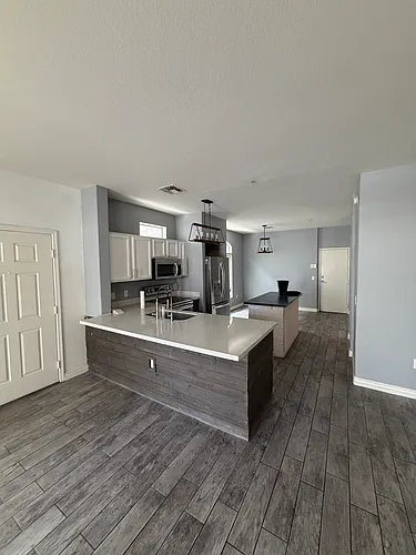 2401 E Rio Salado Pkwy Photo 1