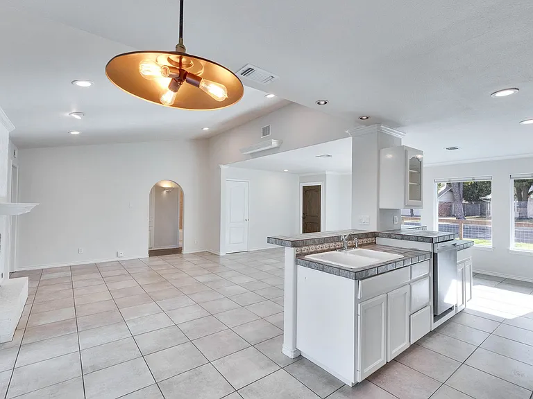 7709 Shoal Creek Blvd — Photo 6