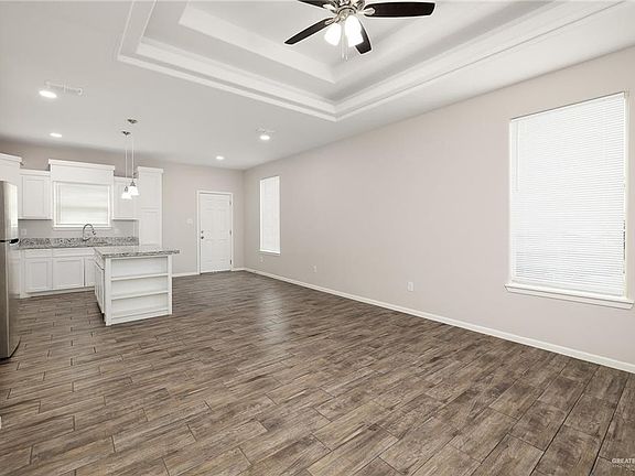 5th image of 904 N Kentucky St