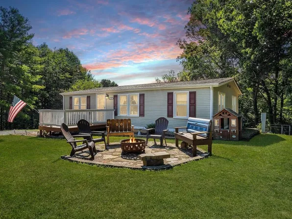 219 Courtland Dr, Vinton, VA 24179