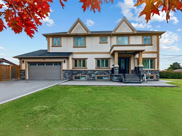 669 Roding St, Toronto, ON M3M 2A8