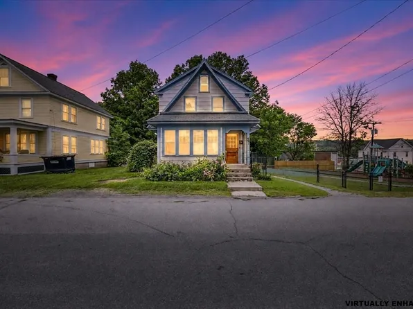 37 Laurel St, Newport, NH 03773