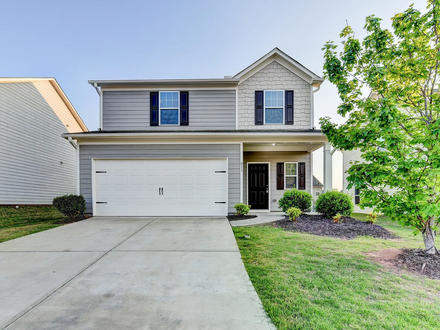 4 bed, 2.5 bath, 2000 sqft, $1,850 — Photo 2