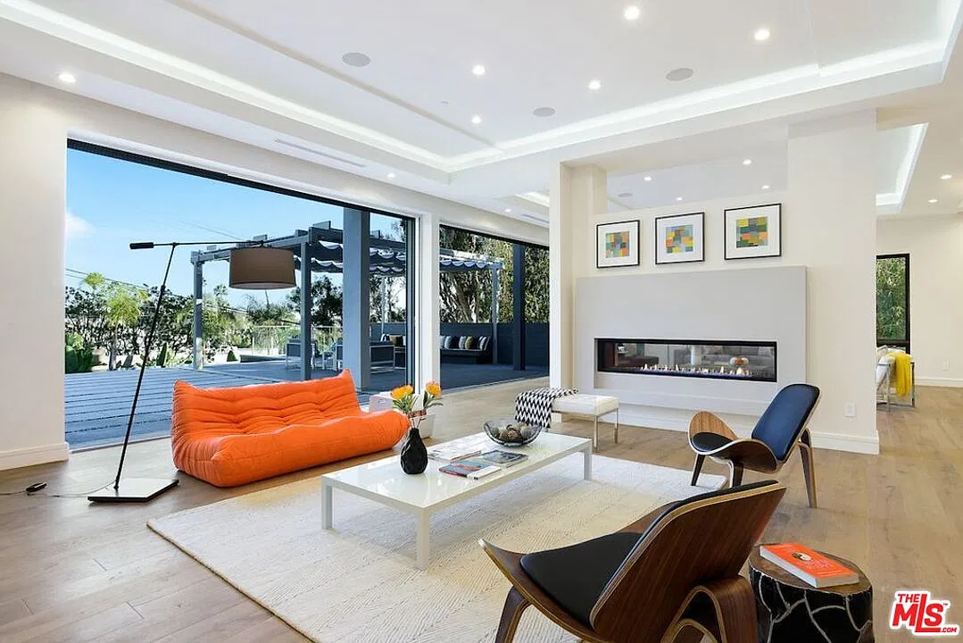 5 bed, 6.0 bath, 4752 sqft, $21,000 — Photo 4