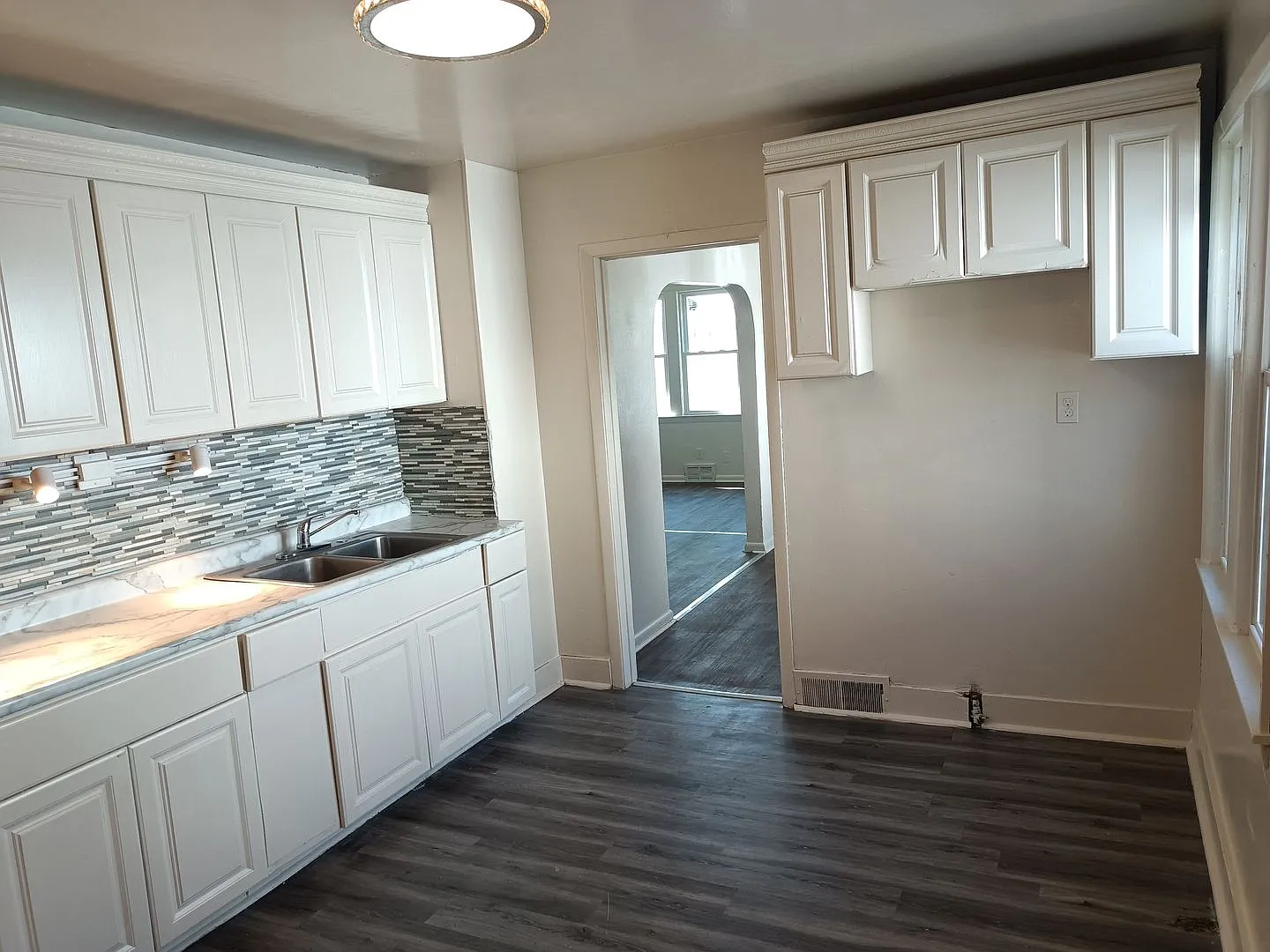 4532 W Eggert Pl photo 1