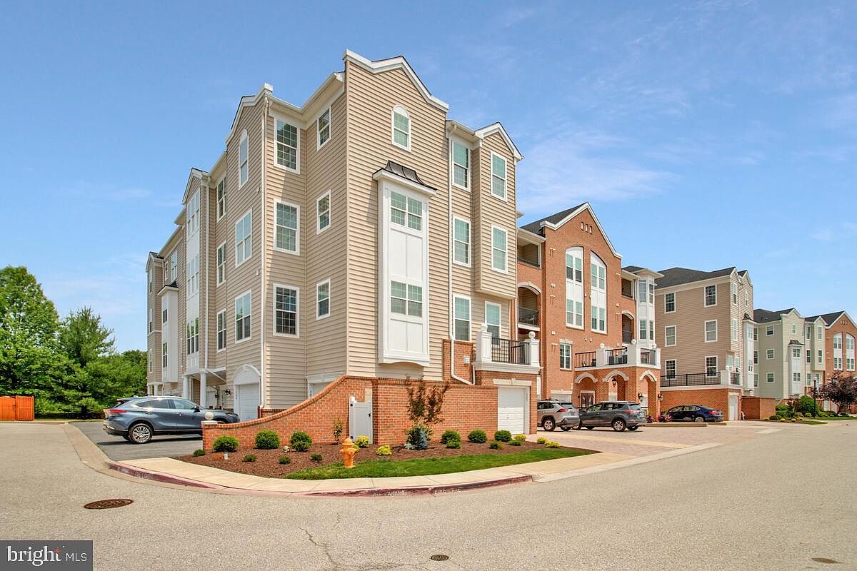 7305 Maplecrest Rd UNIT 206