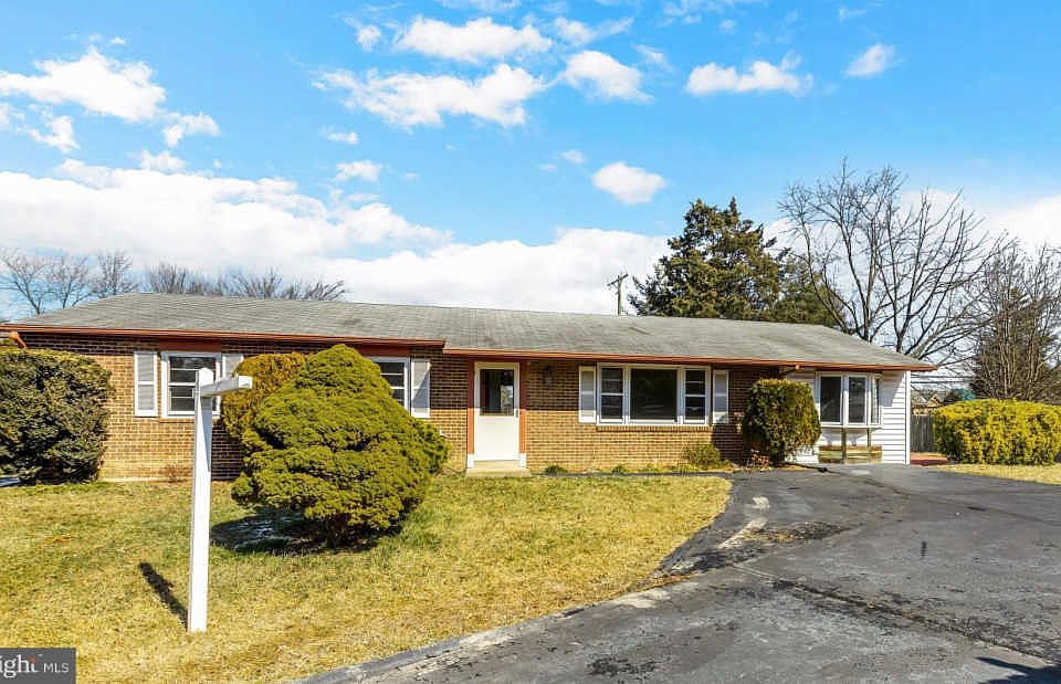 1st image of 1350 Oakshire Ct