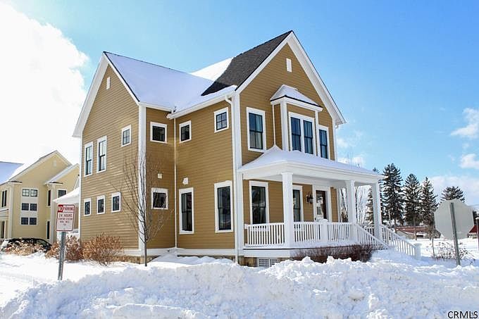 1st image of 1 Persimmon Pl
