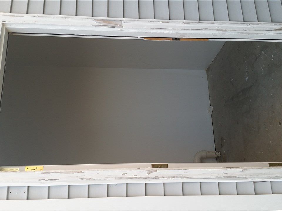 2nd image of 27-12 Twelve Warsaw Ave