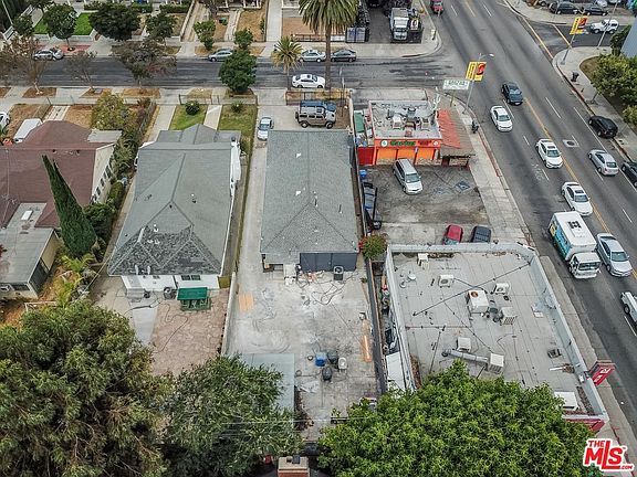 3rd image of 222 N Harvard Blvd