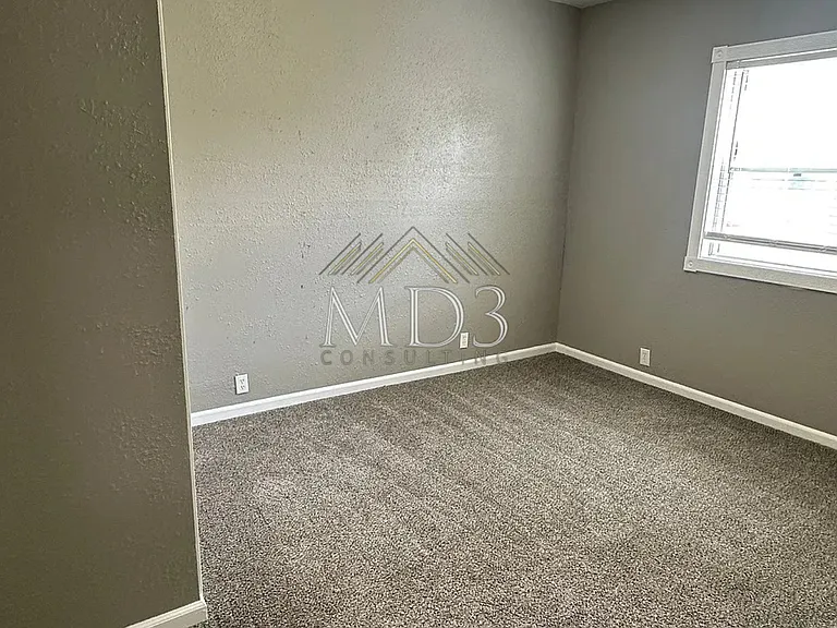 4051 Taft Ave — Photo 13