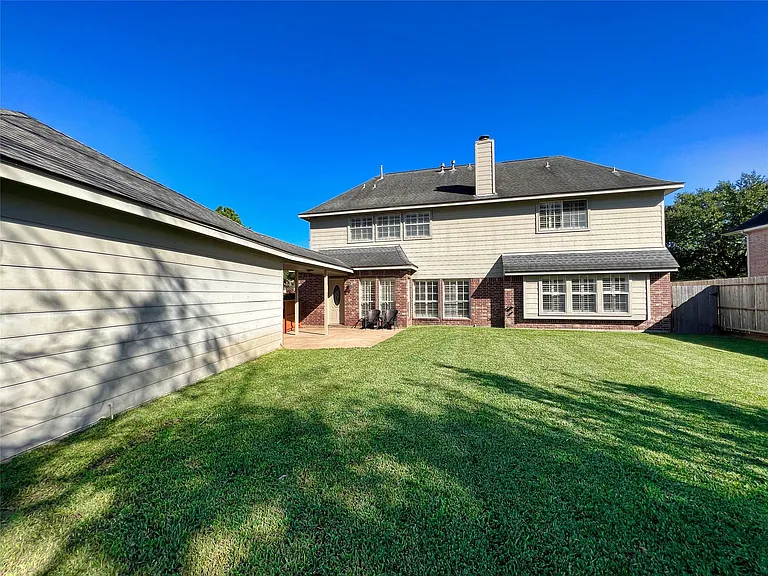 19911 Stonelodge Dr — Photo 25