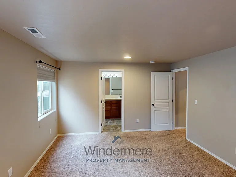 247 Chapra St — Photo 15